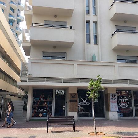 Tlv Suites By The Sea - 2 Rooms テル・アビブ エクステリア 写真
